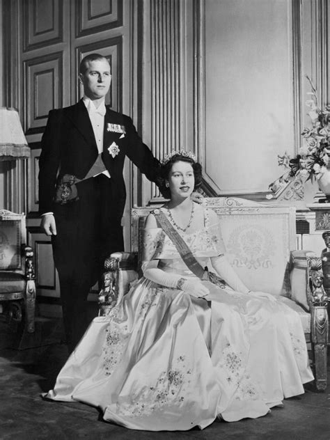 elizabeth and philip versace|Queen Elizabeth, Prince Philip’s Wedding Cake Sells At Auction.